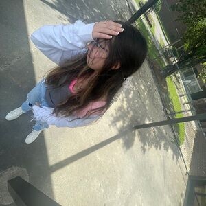 Meet your Posher, Mia. Many Bracelets!